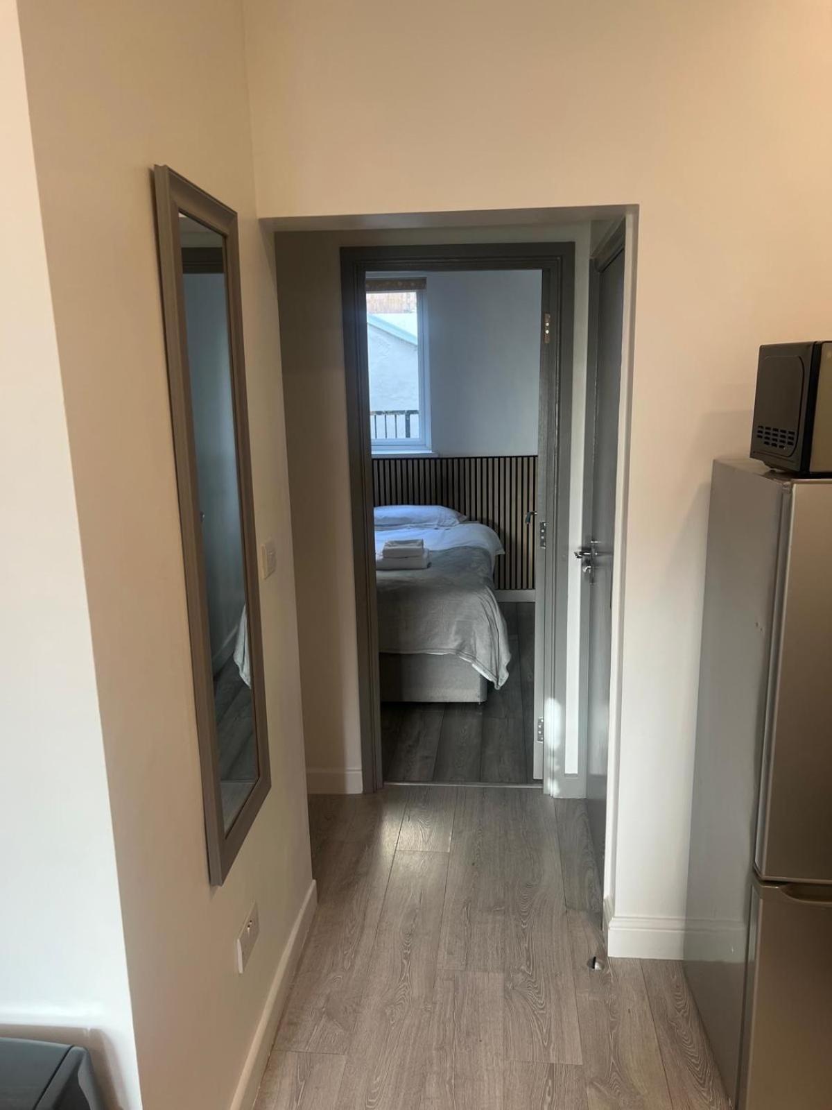 Apartment Fully Furbished Entire Flat 2 *
